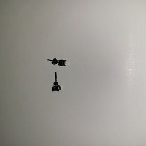 Black stone solitaire post #0106